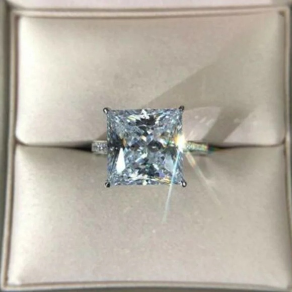New Women’s 925 Silver Princess Cut Diamond Ring - Picture 3 of 3